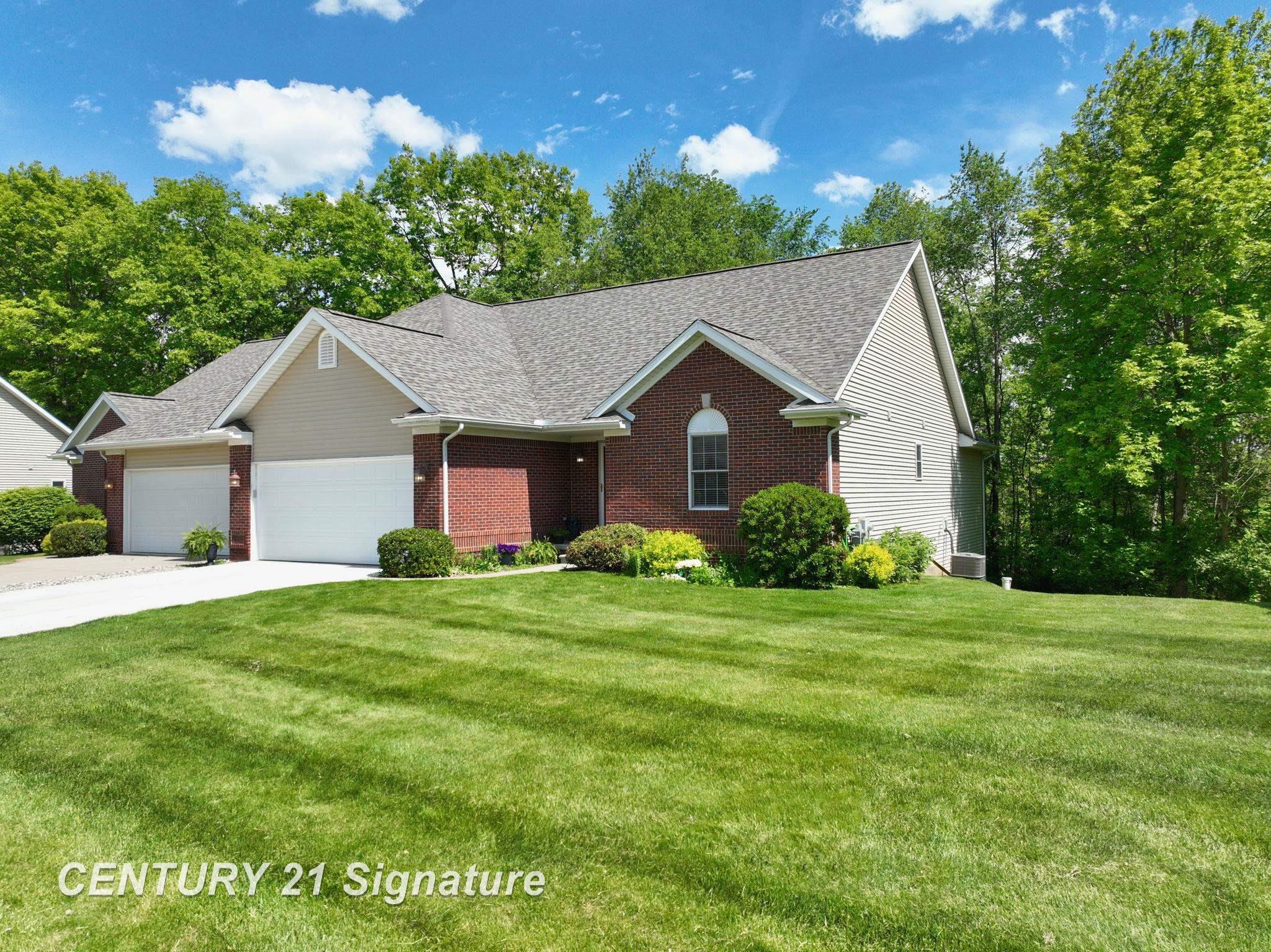 5505 Hidden Oaks Circle