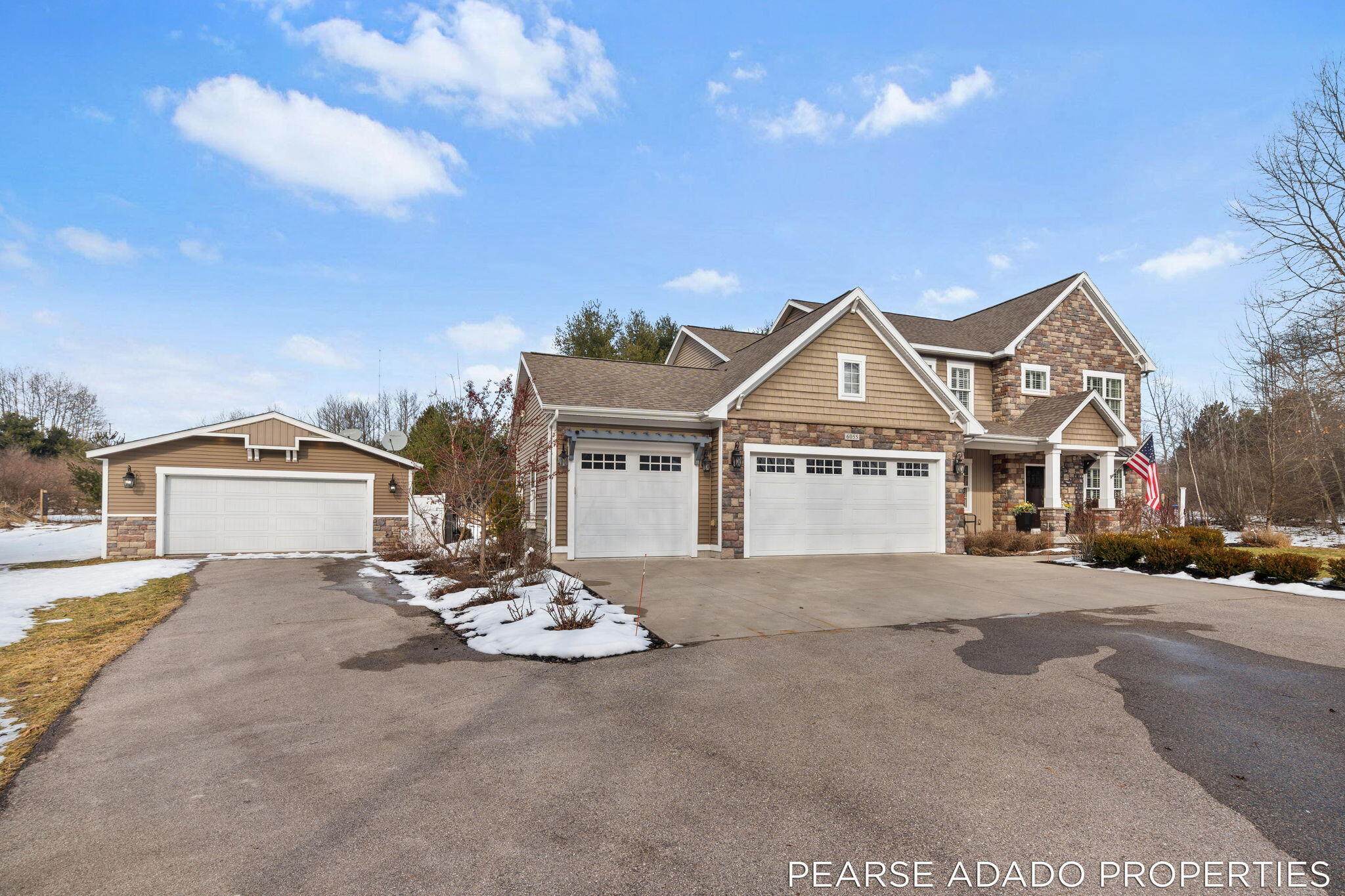 6055 15 Mile Road NE