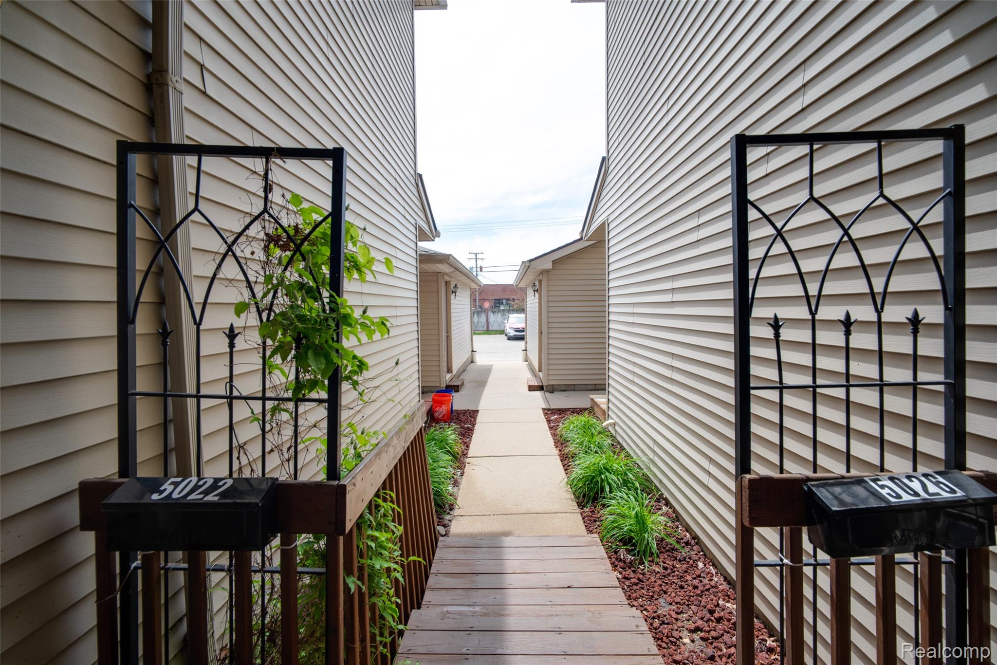 5026 Harbor Oak Drive