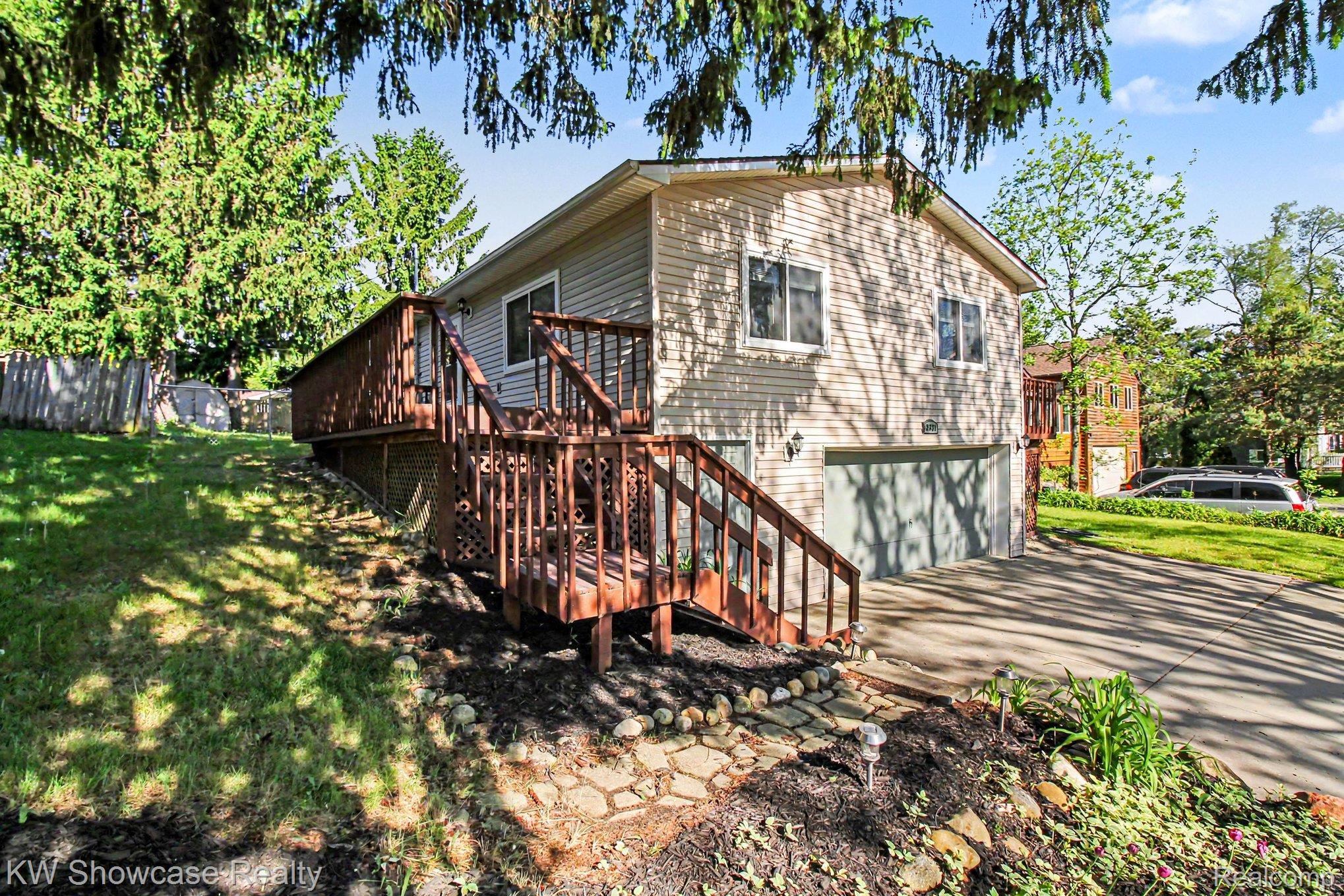 2331 Lakeside Drive