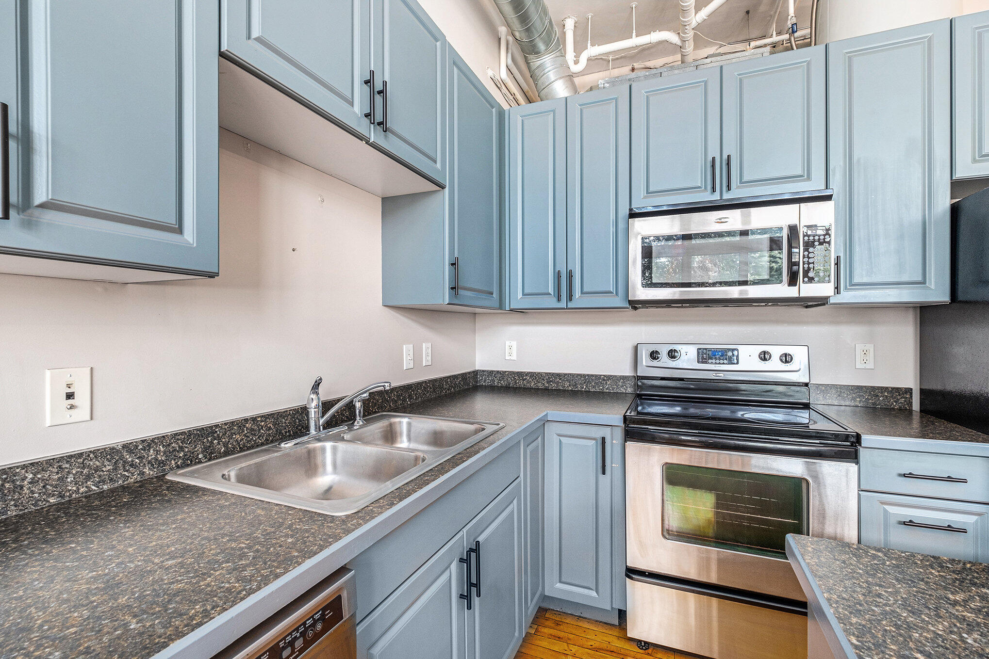 600 Broadway Avenue NW 206