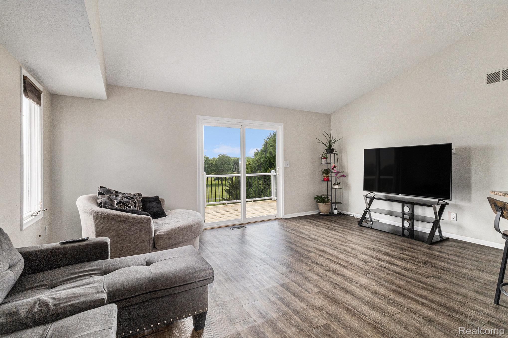 1338 Flushing Road