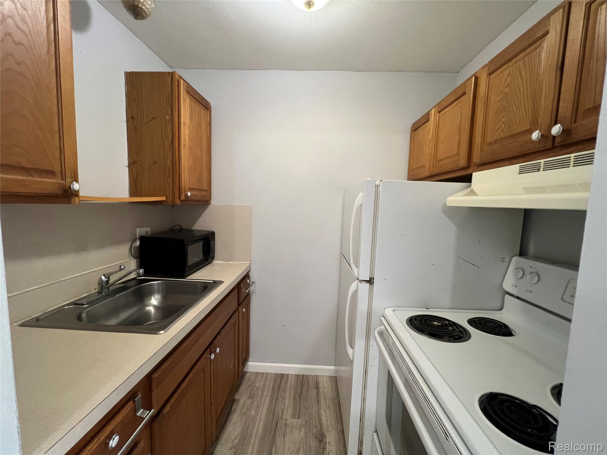 31831 GRAND RIVER Avenue 19