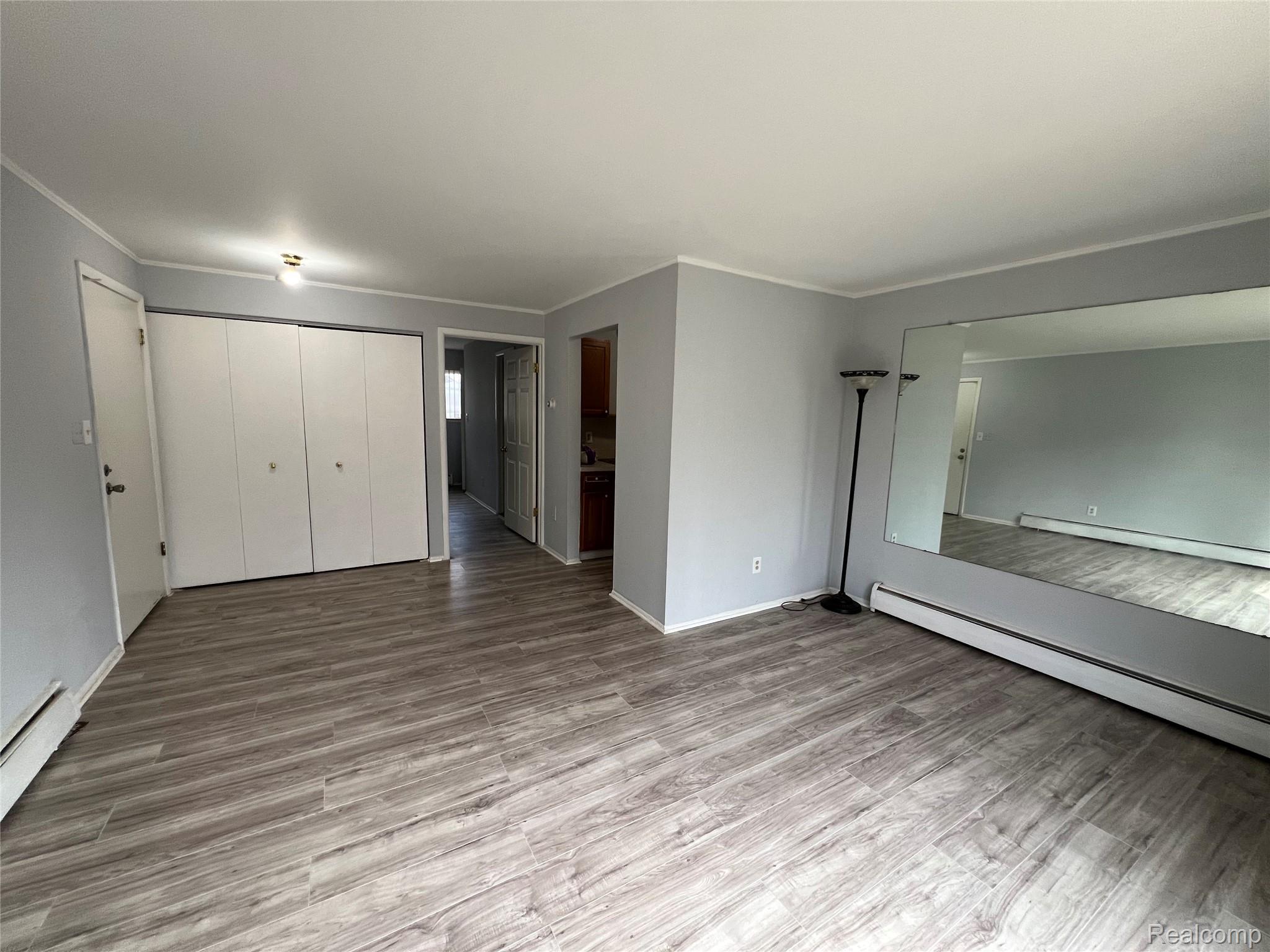 31831 GRAND RIVER Avenue 19