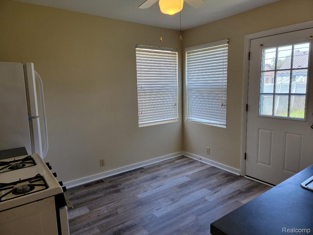 Madison Heights City, Michigan 48071, United States, 2 Bedrooms Bedrooms, ,1 BathroomBathrooms,Residential,Active,215522