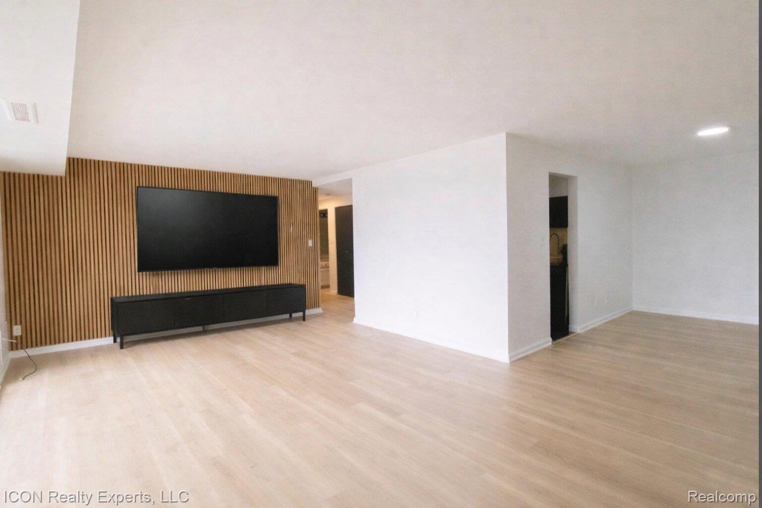 16400 N Park Drive 600