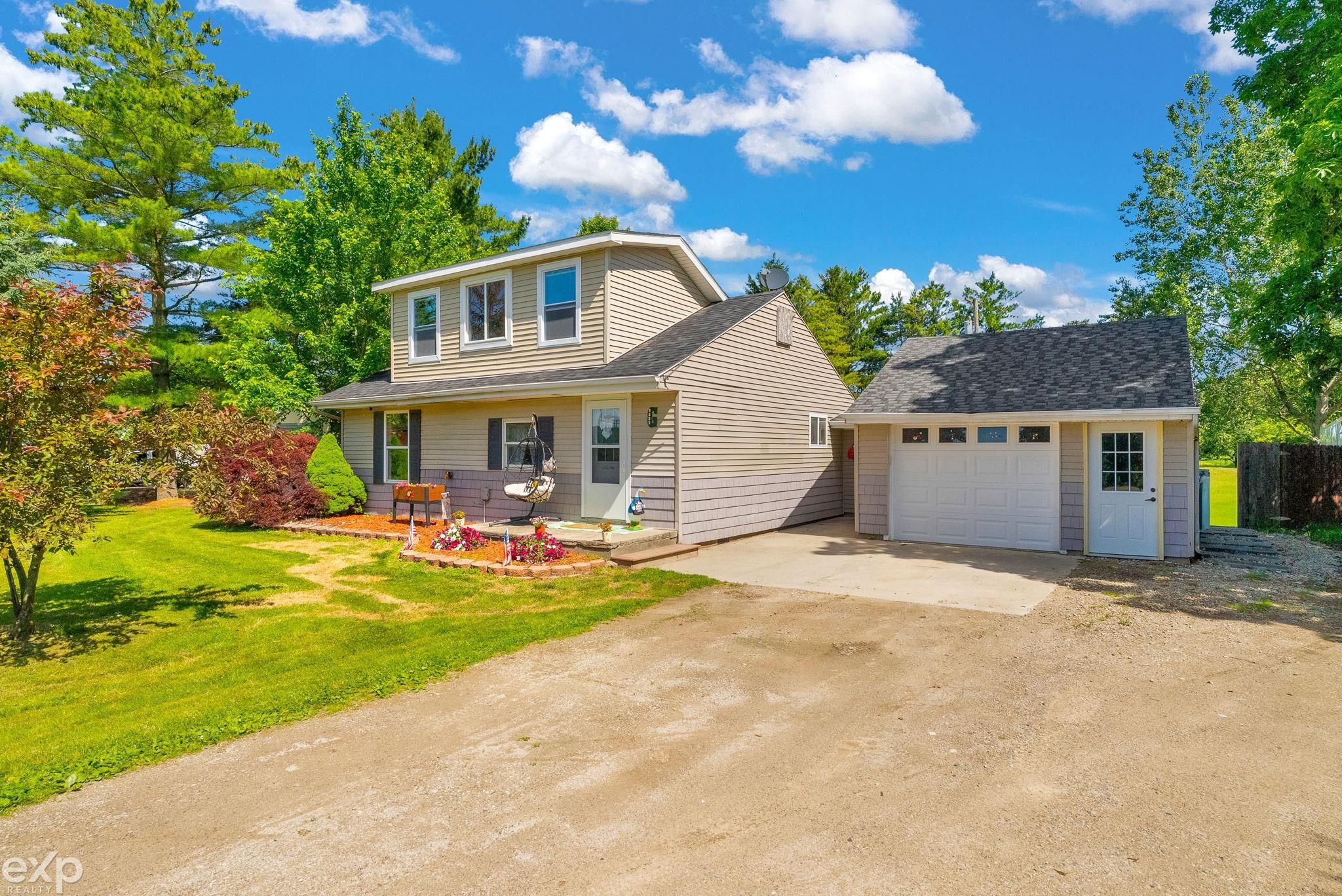 1533 Galbraith Line Road