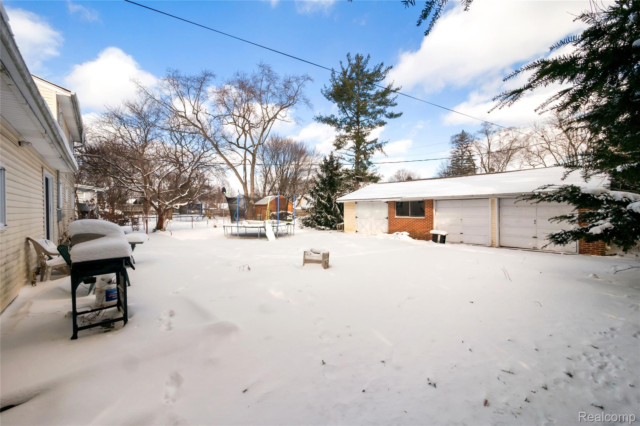 3520 Warringham Avenue