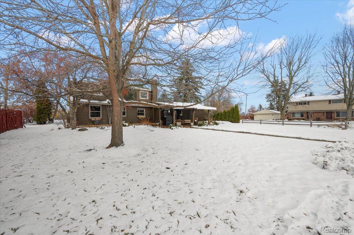 8402 27 Mile / Edmund Lane