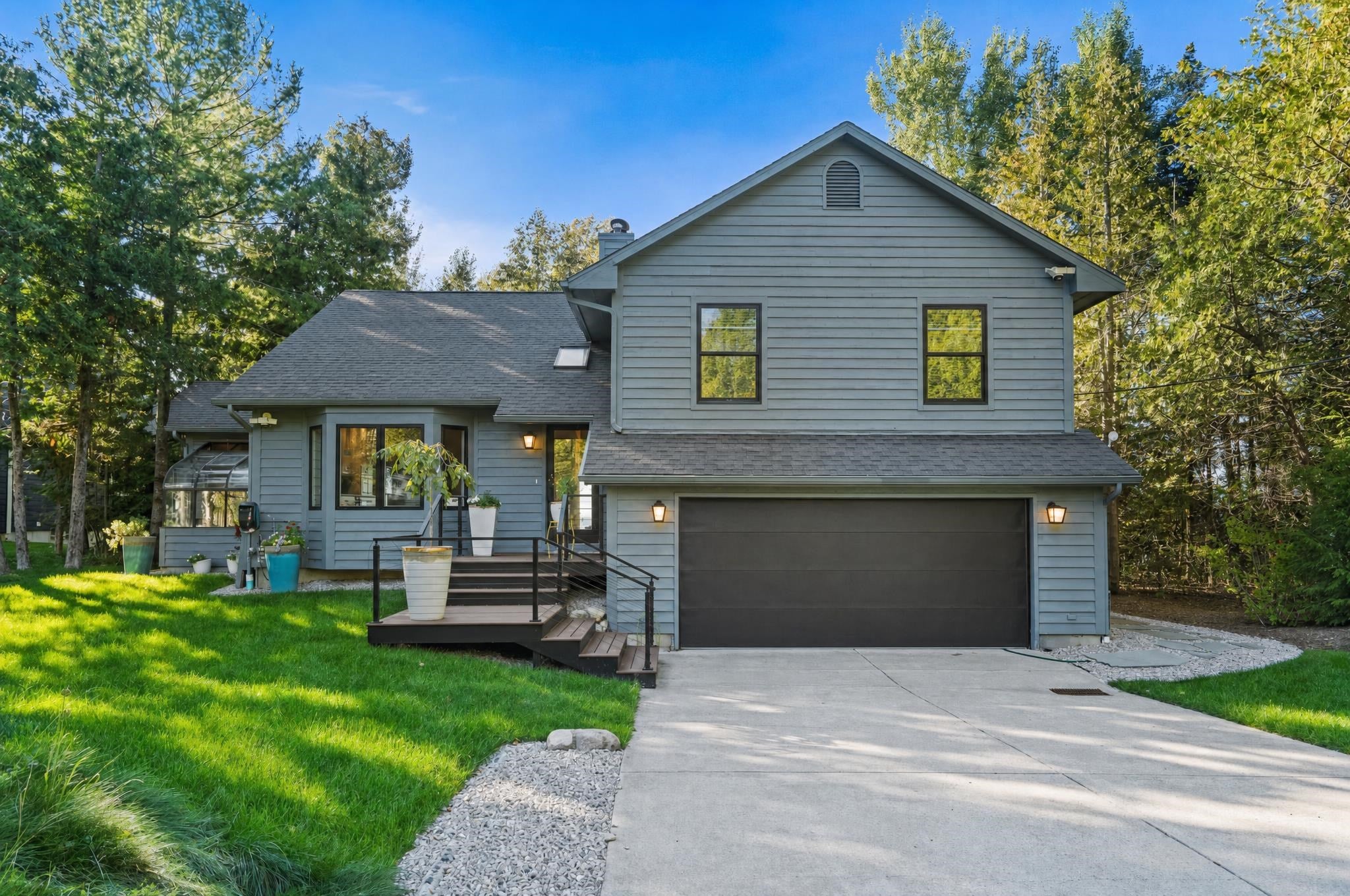 4467 Lake Shore Drive