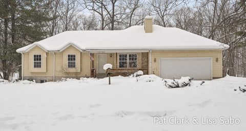 Photo of 18569 Chinquapin Drive, Crockery Township, MI 49456 (MLS # 71026004450)
