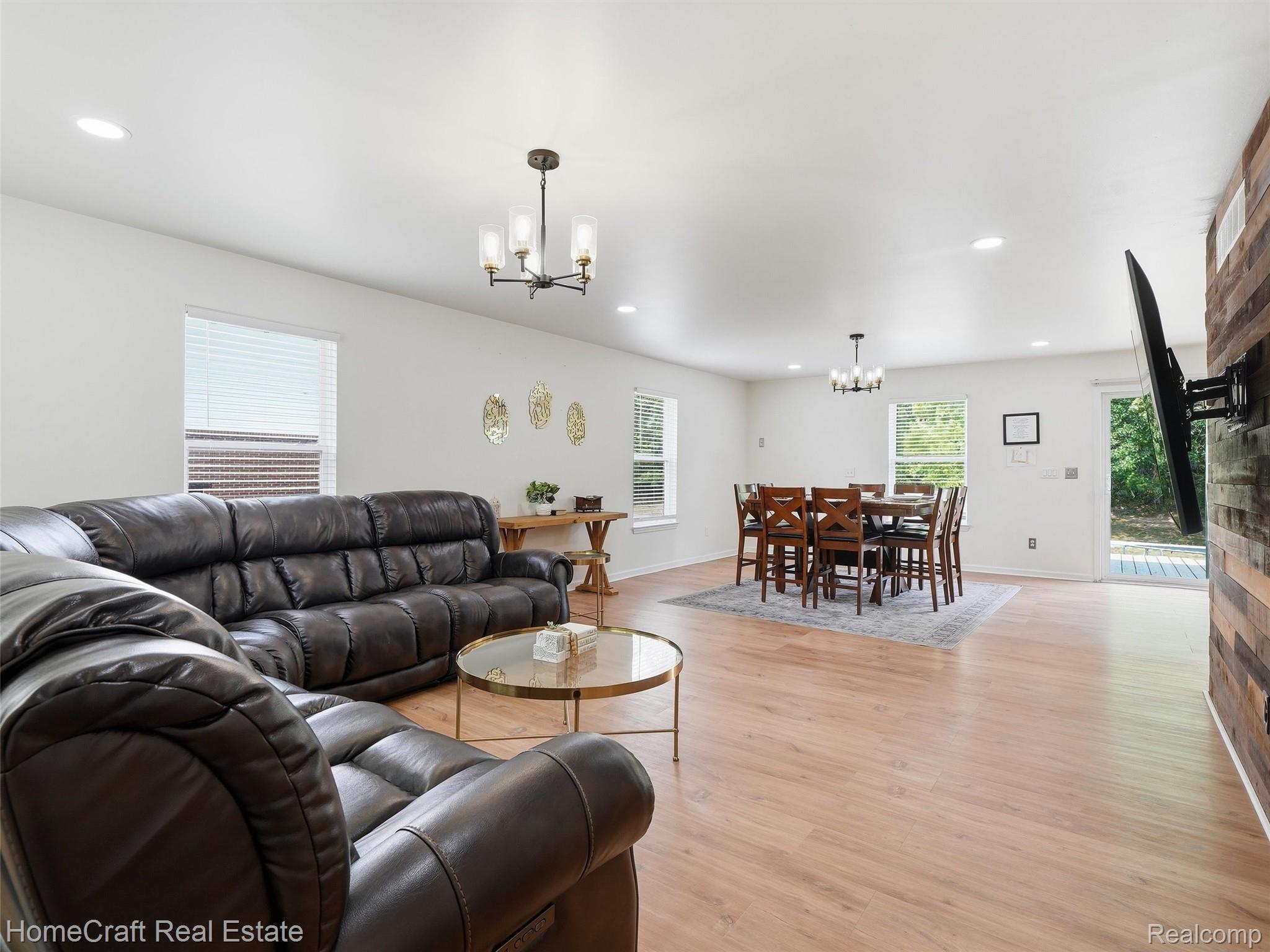 13585 MILTON Drive