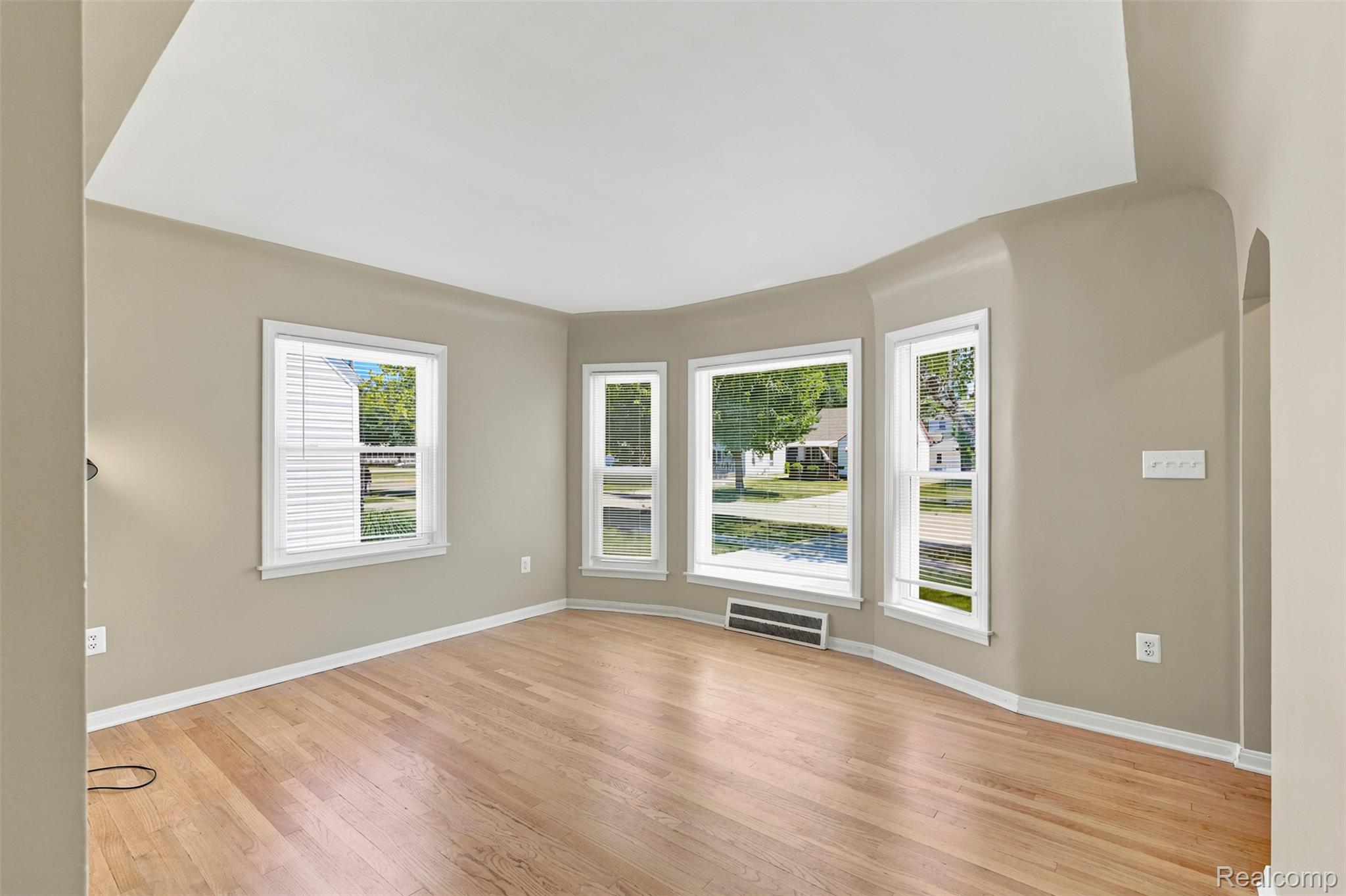 100 S Custer Avenue