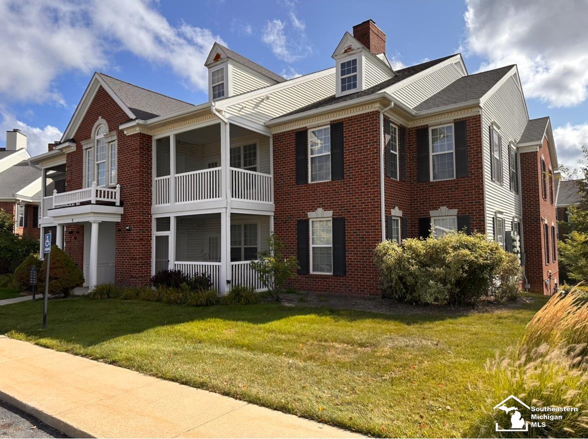 930 W Summerfield Glenn Circle
