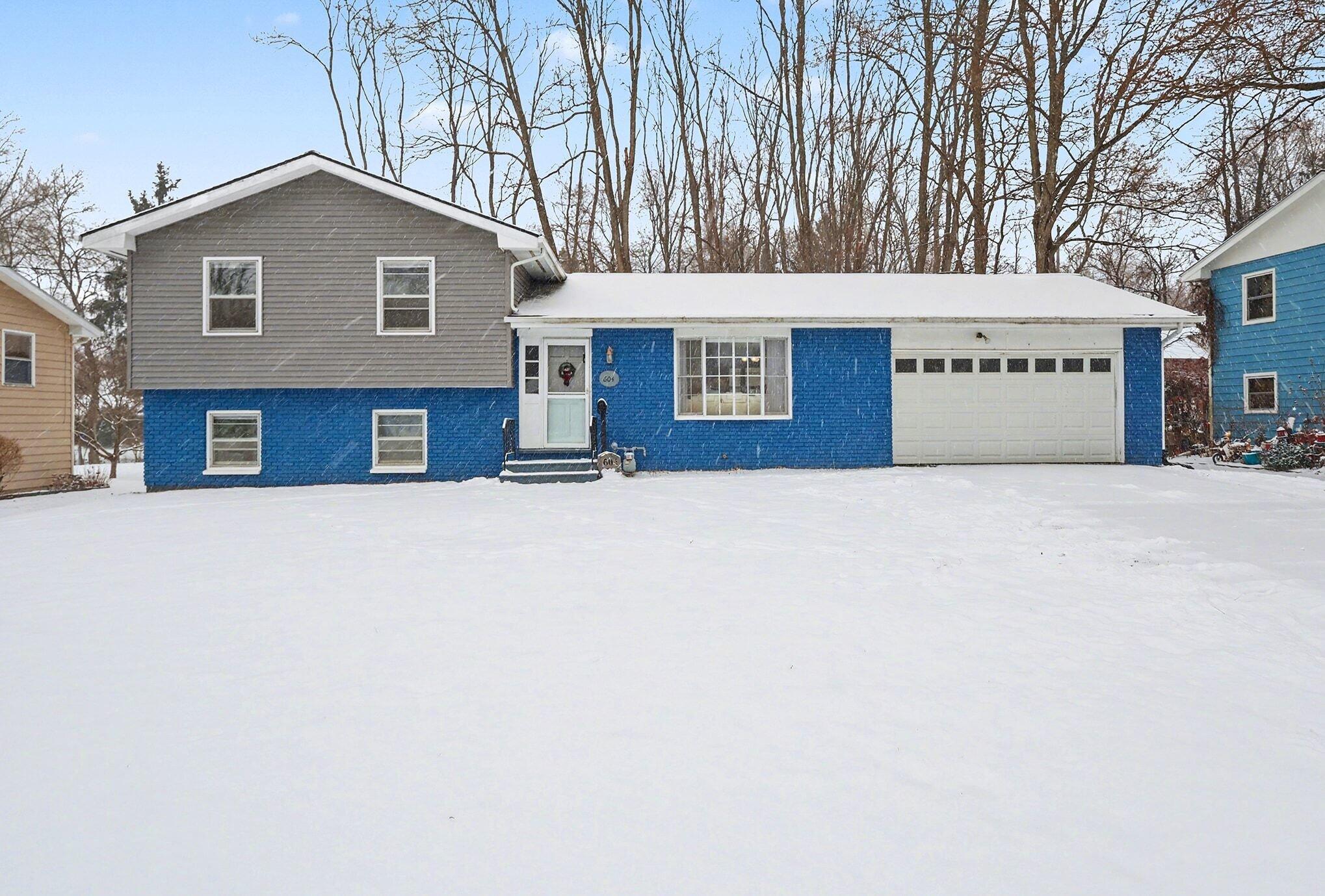 604 Country Club Boulevard