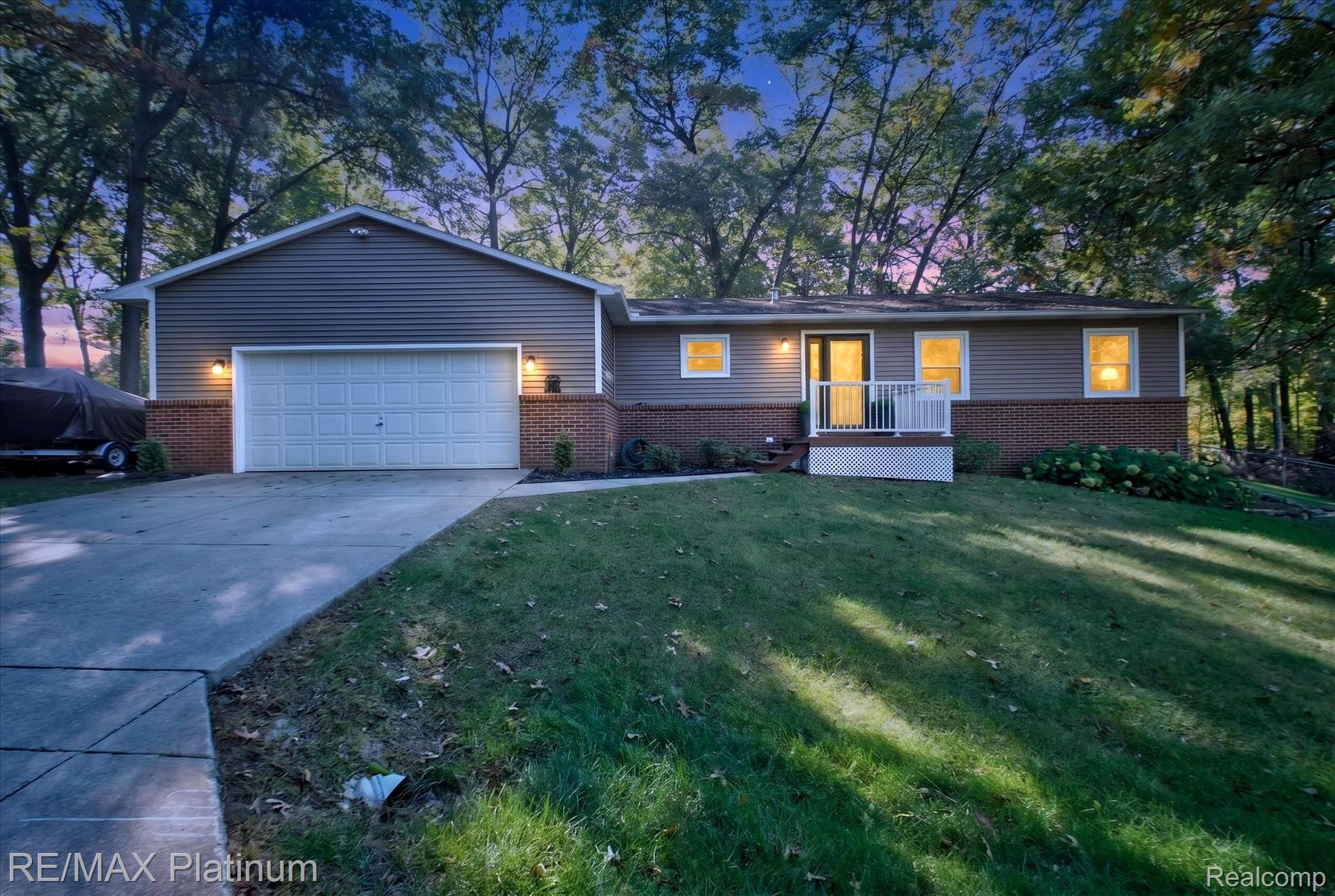 2822 Macomb Street