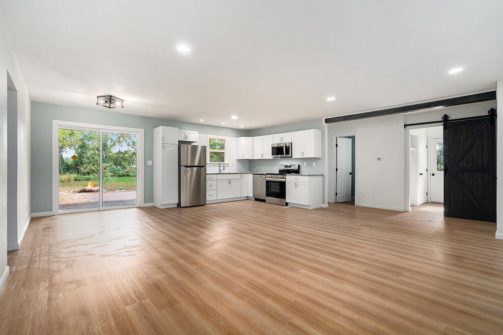 14061 Riverside Drive