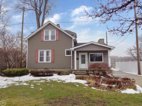 Photo of 40 Riverside Drive, Mt Clemens City, MI 48043 (MLS # 58050220834)