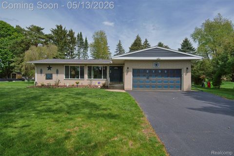 2195 Strader Drive West Bloomfield Charter Township MI 48324