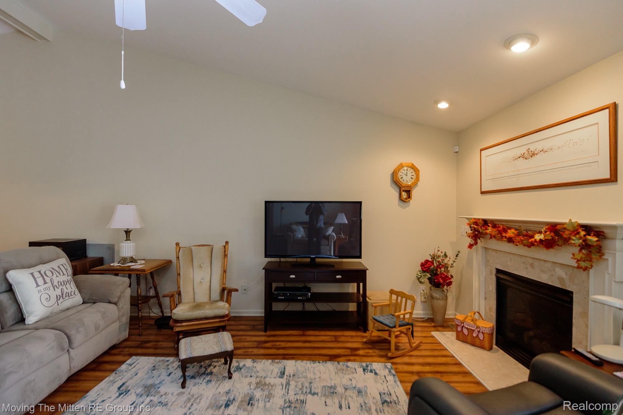 1856 N Kenwyck Drive