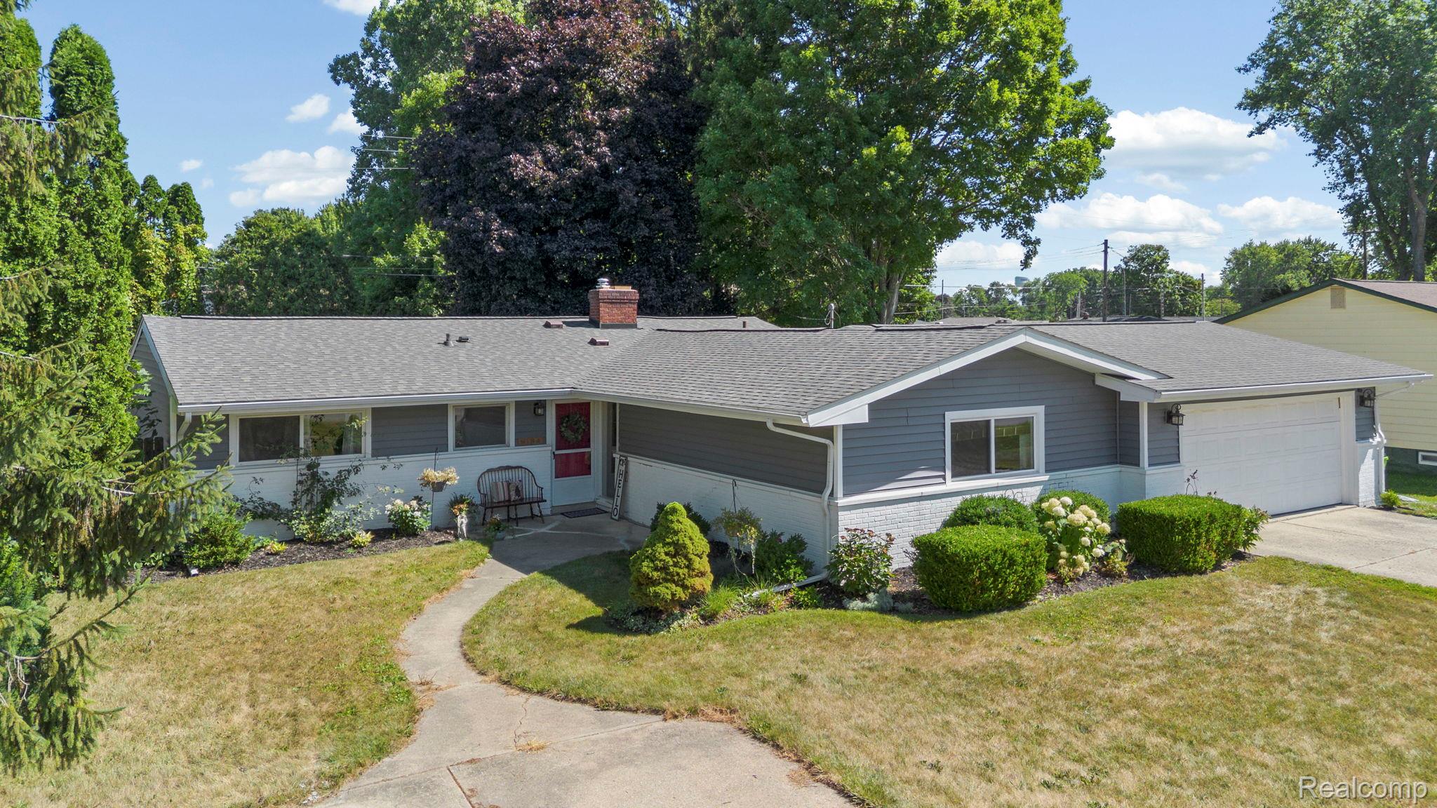 9194 Oakview Drive