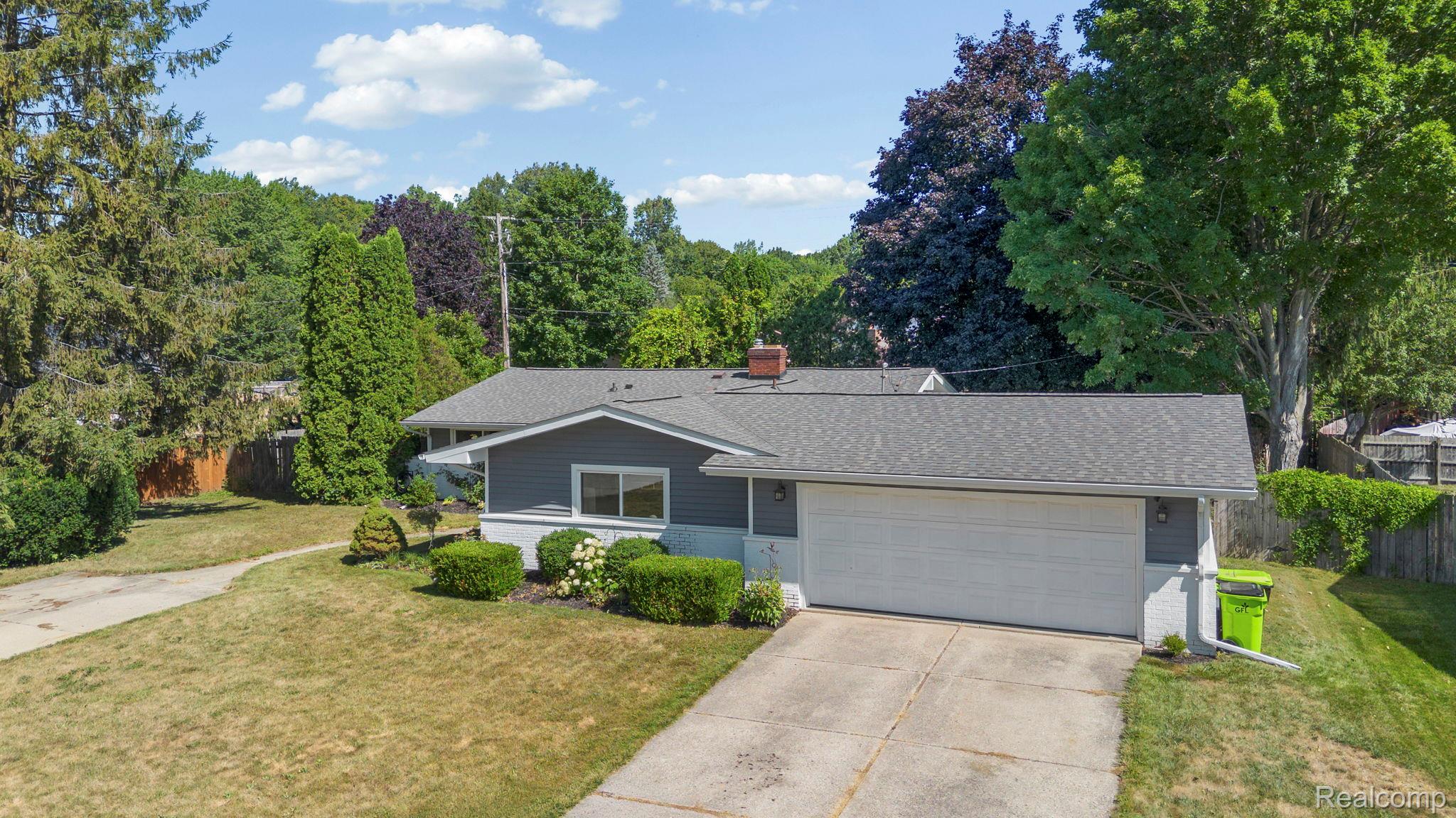 9194 Oakview Drive