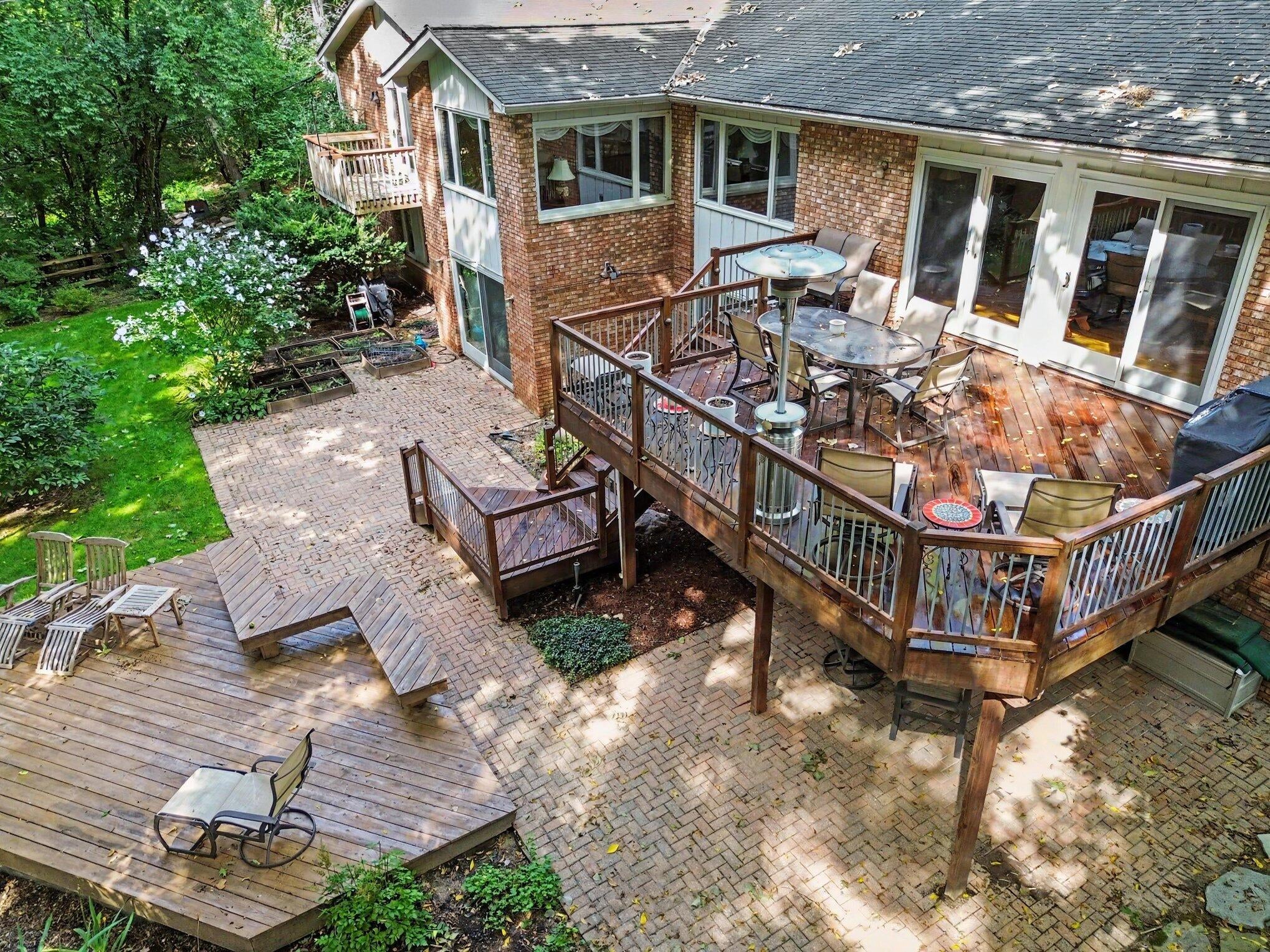 2514 Hawthorne Road