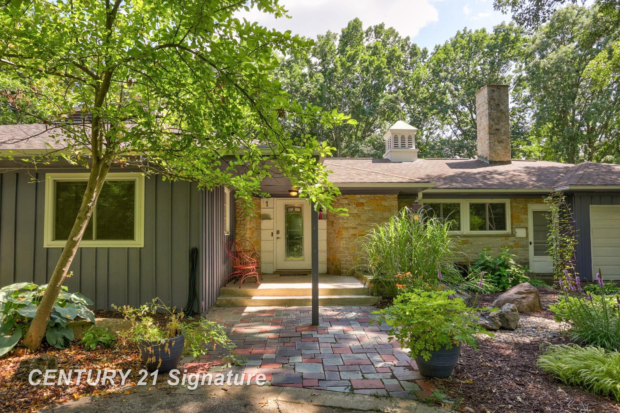1 N Center Woods Drive