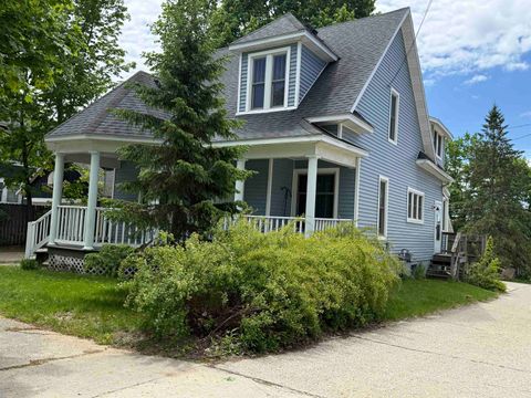 Photo of 414 S Simons Street, Cadillac City, MI 49601 (MLS # 78080068766)
