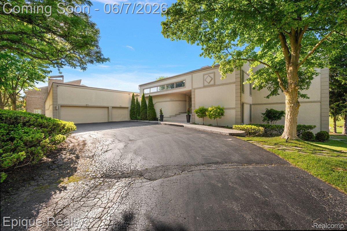 1848 Golf Ridge Drive S