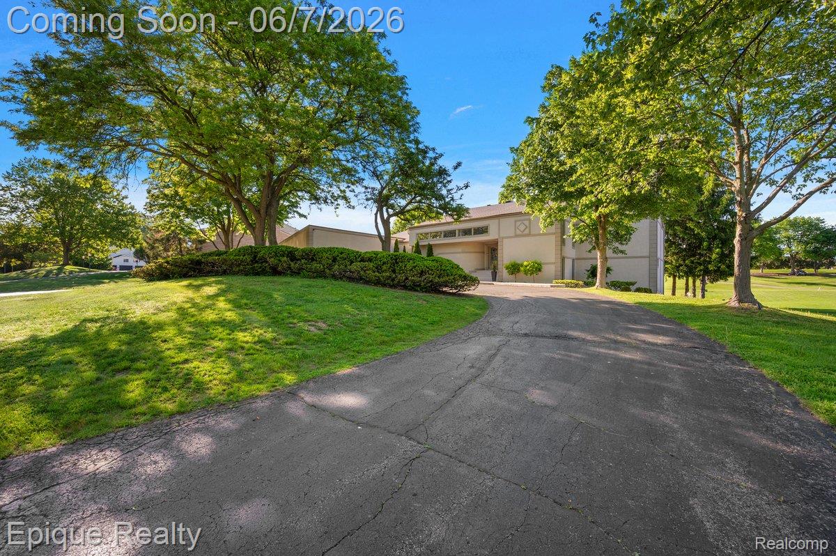 1848 Golf Ridge Drive S