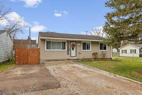 3021 Woodlawn Street Commerce Charter Township MI 48390