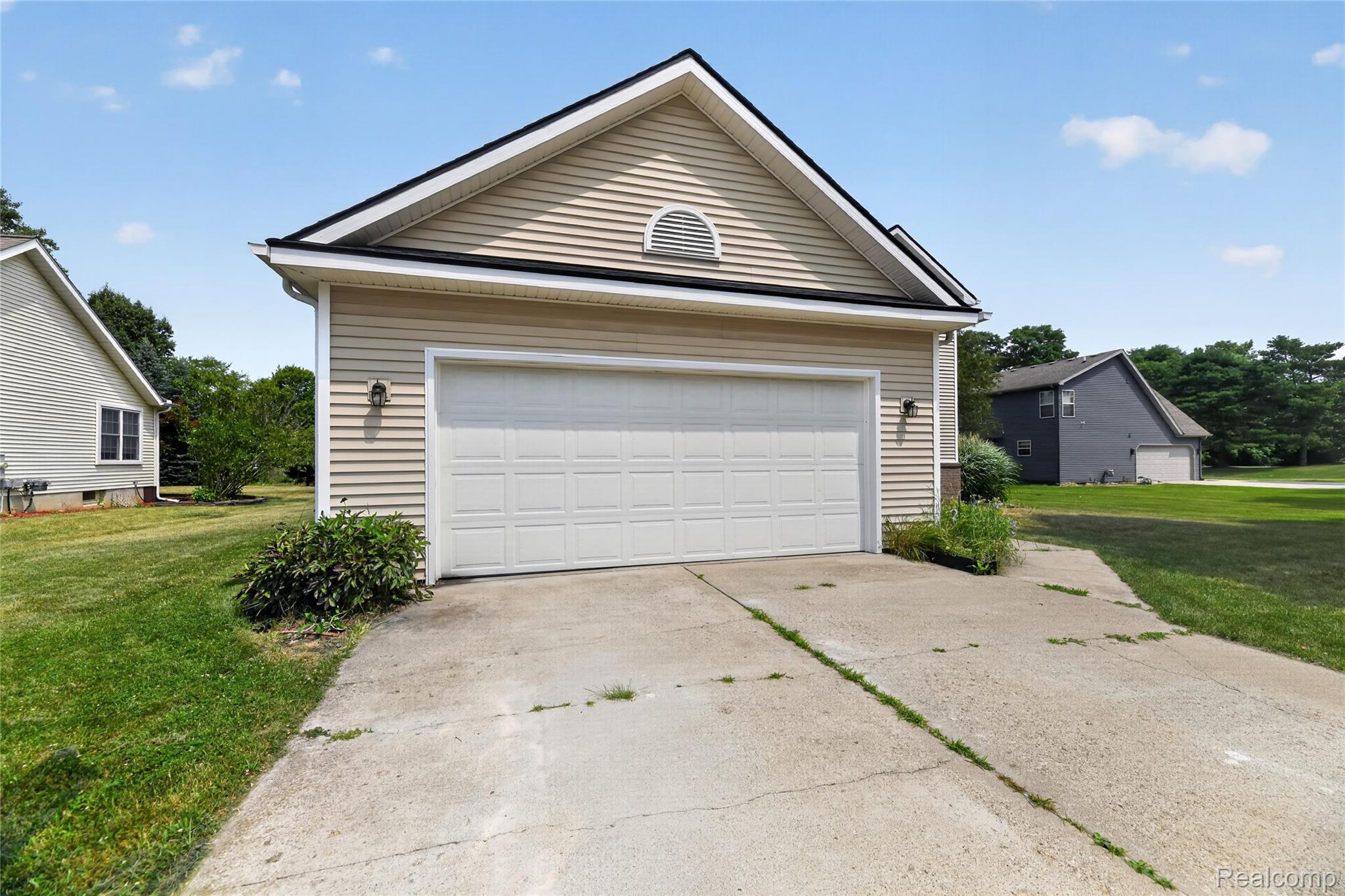 6452 Sandy Knoll