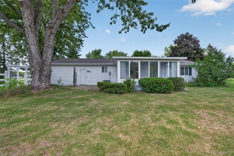 Tiny photo for 12055 W Pierson Road, Flushing Charter Township, MI 48433 (MLS # 20261069381)