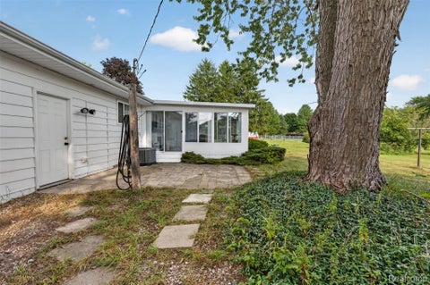 Tiny photo for 12055 W Pierson Road, Flushing Charter Township, MI 48433 (MLS # 20261069381)