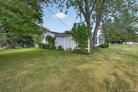 Tiny photo for 12055 W Pierson Road, Flushing Charter Township, MI 48433 (MLS # 20261069381)