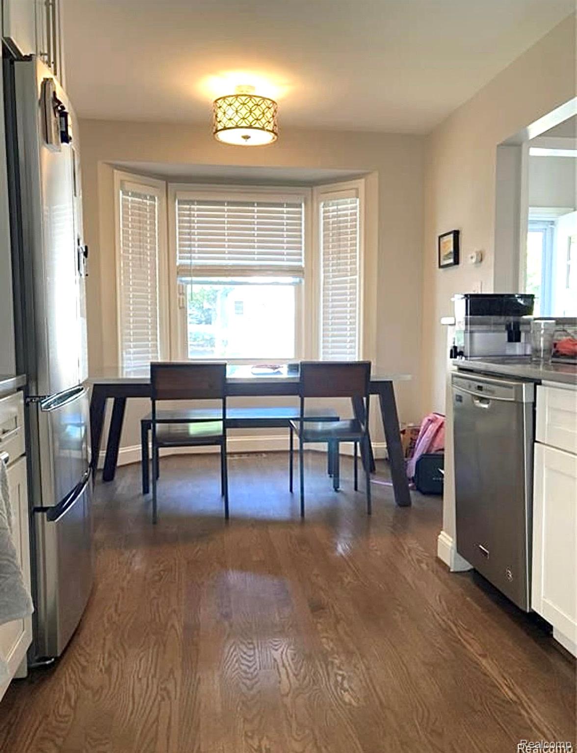 Royal Oak City, Michigan 48067, United States, 3 Bedrooms Bedrooms, ,3 BathroomsBathrooms,Residential,Active,197612