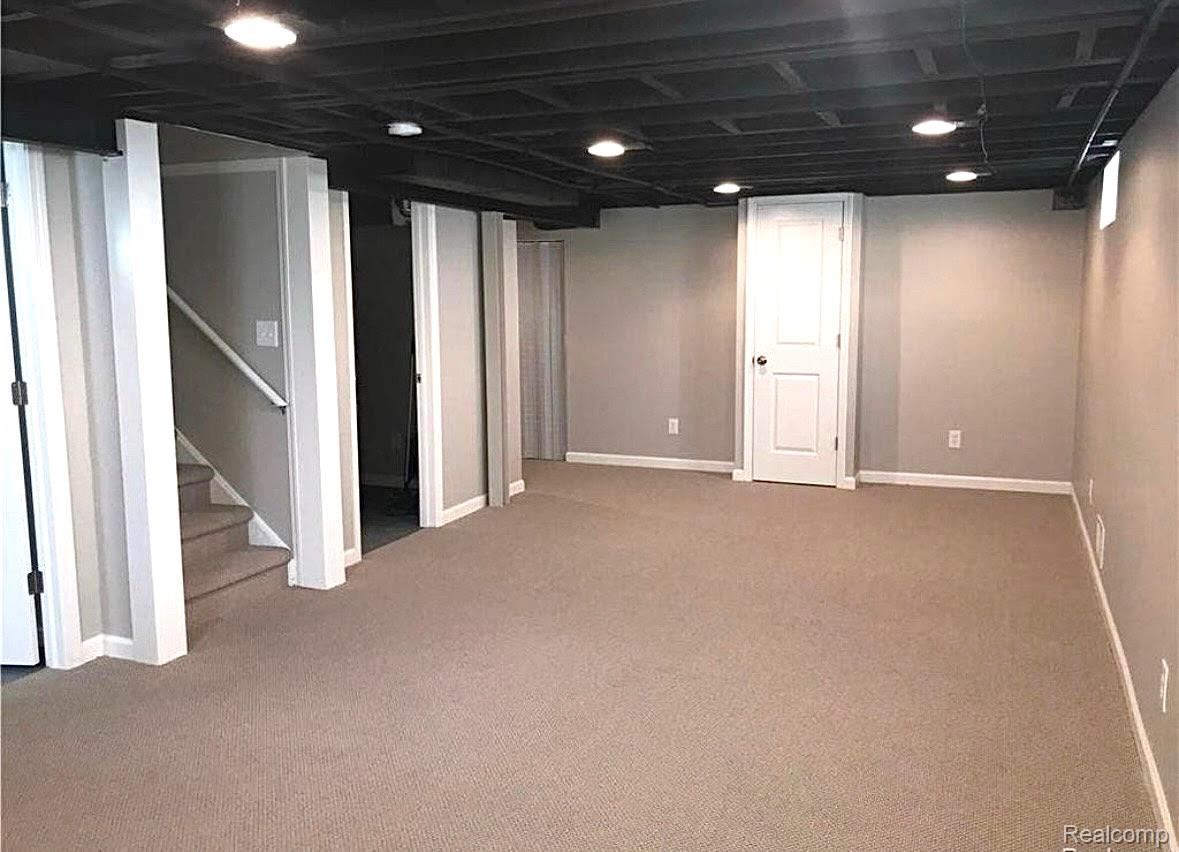 Royal Oak City, Michigan 48067, United States, 3 Bedrooms Bedrooms, ,3 BathroomsBathrooms,Residential,Active,197612