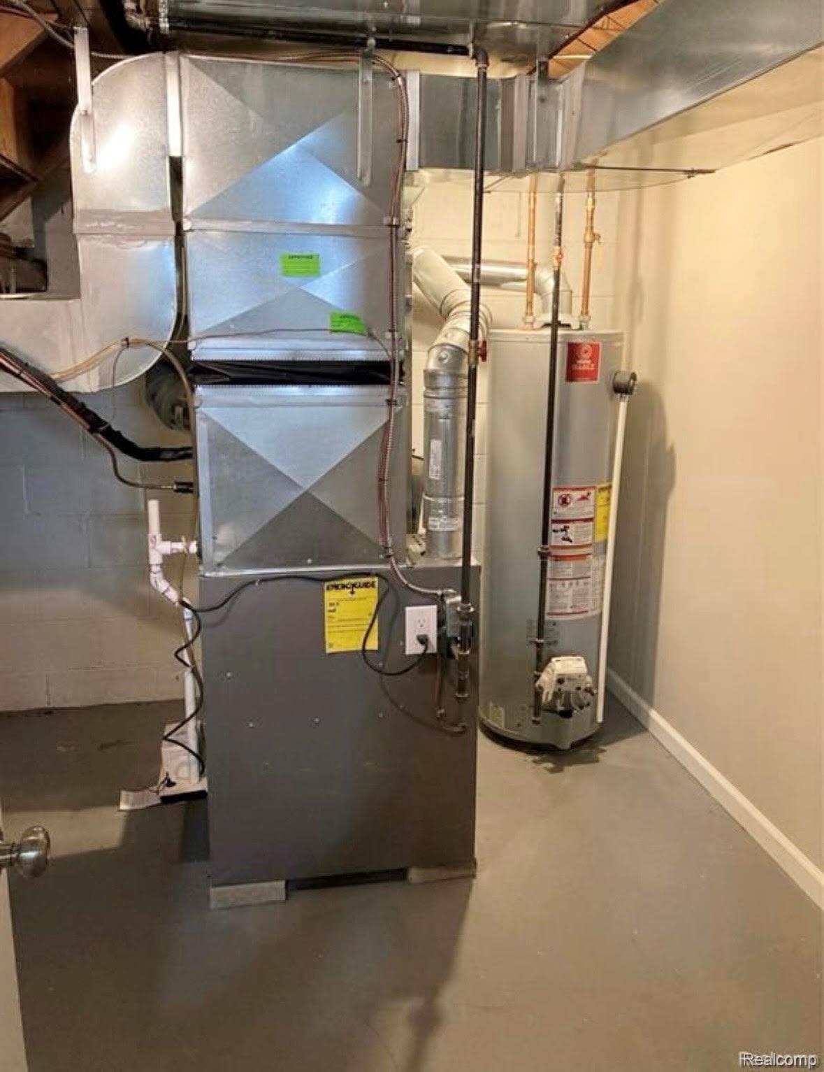 Royal Oak City, Michigan 48067, United States, 3 Bedrooms Bedrooms, ,3 BathroomsBathrooms,Residential,Active,197612