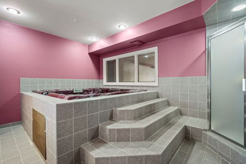 A home in BloomfieldCharterTownship_Oakland