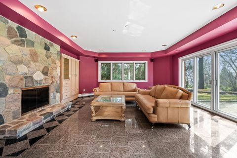 A home in BloomfieldCharterTownship_Oakland