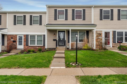 Photo of 1129 Marquette Ct, Rochester Hills City, MI 48307 (MLS # 20261042419)