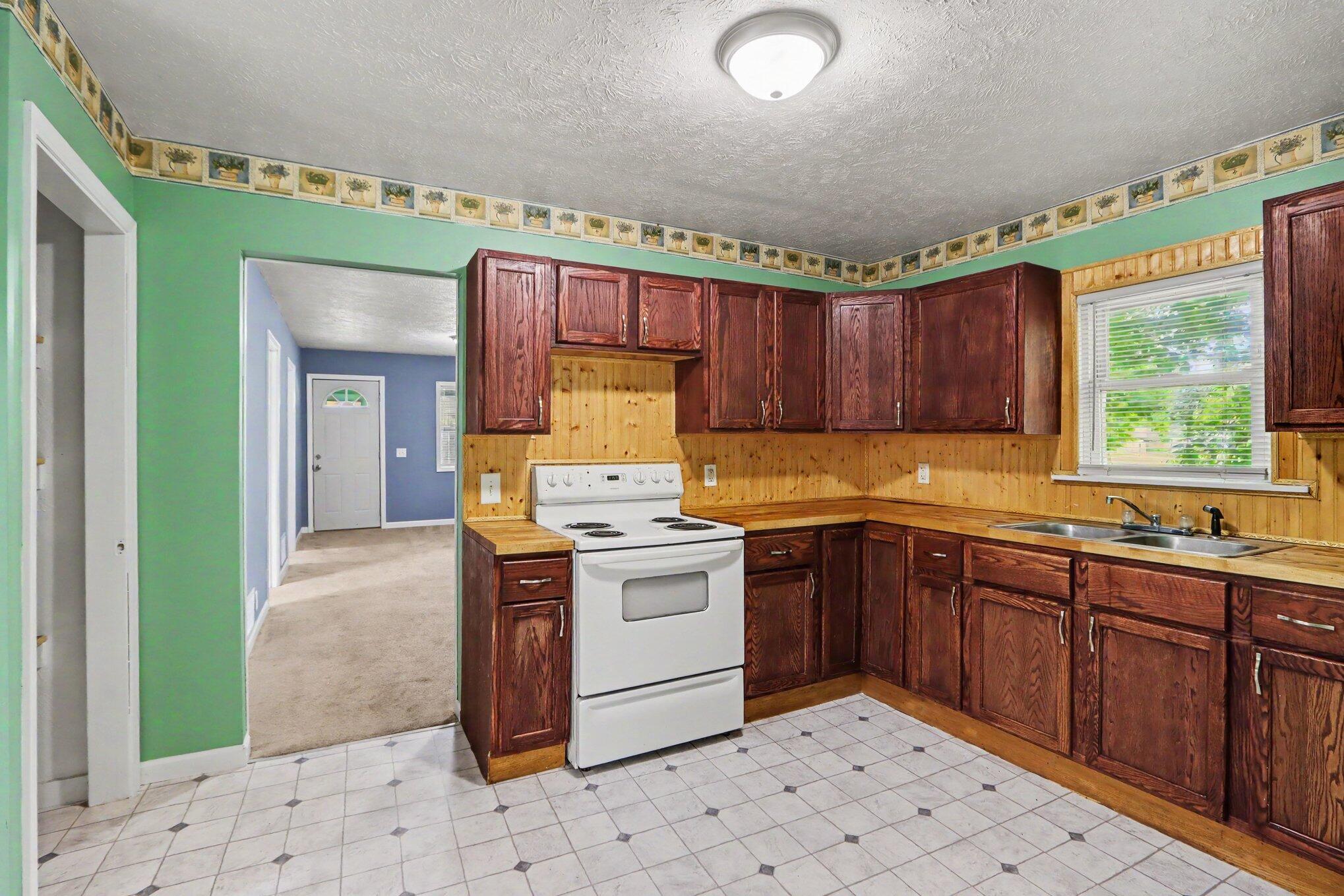 30 Avenue B