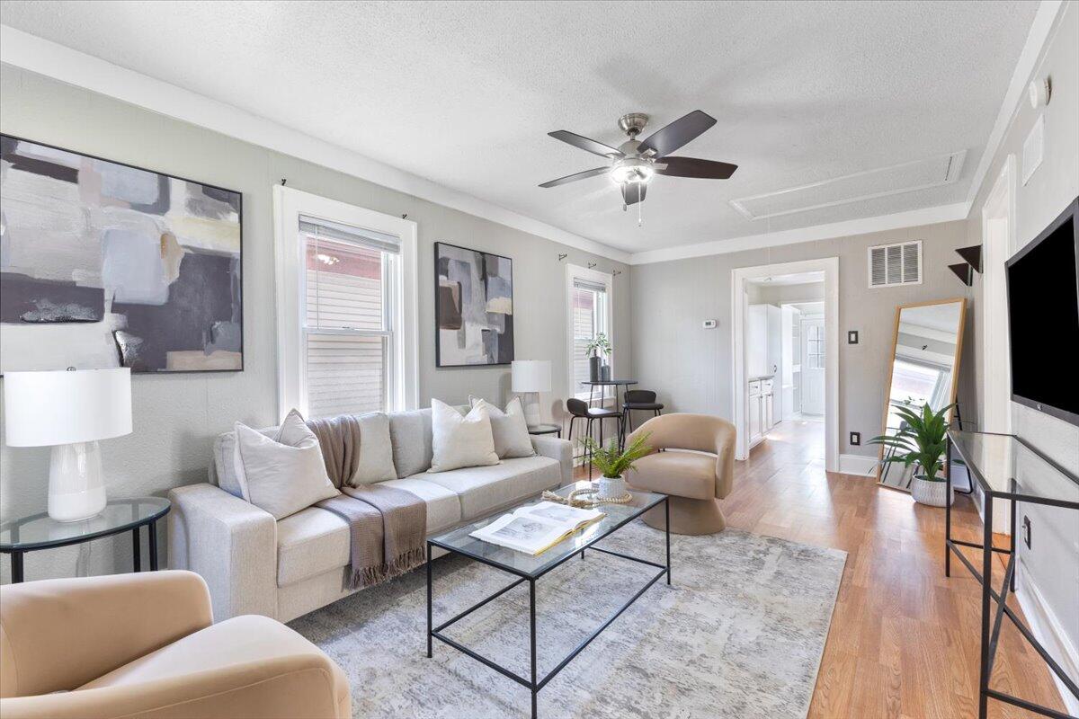 445 W Milton Avenue