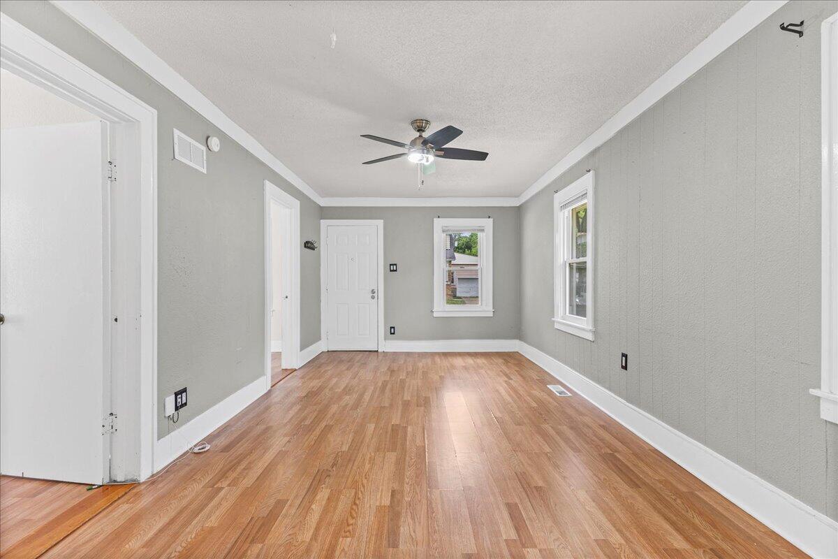 445 W Milton Avenue