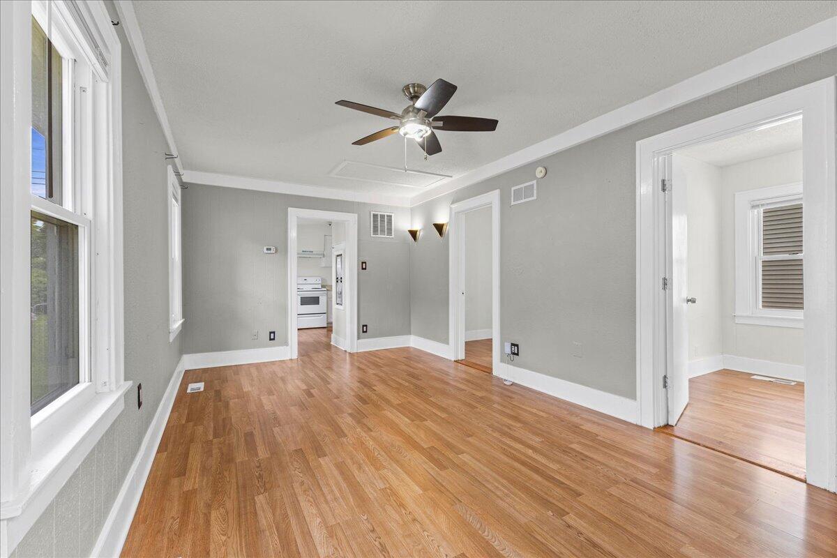 445 W Milton Avenue