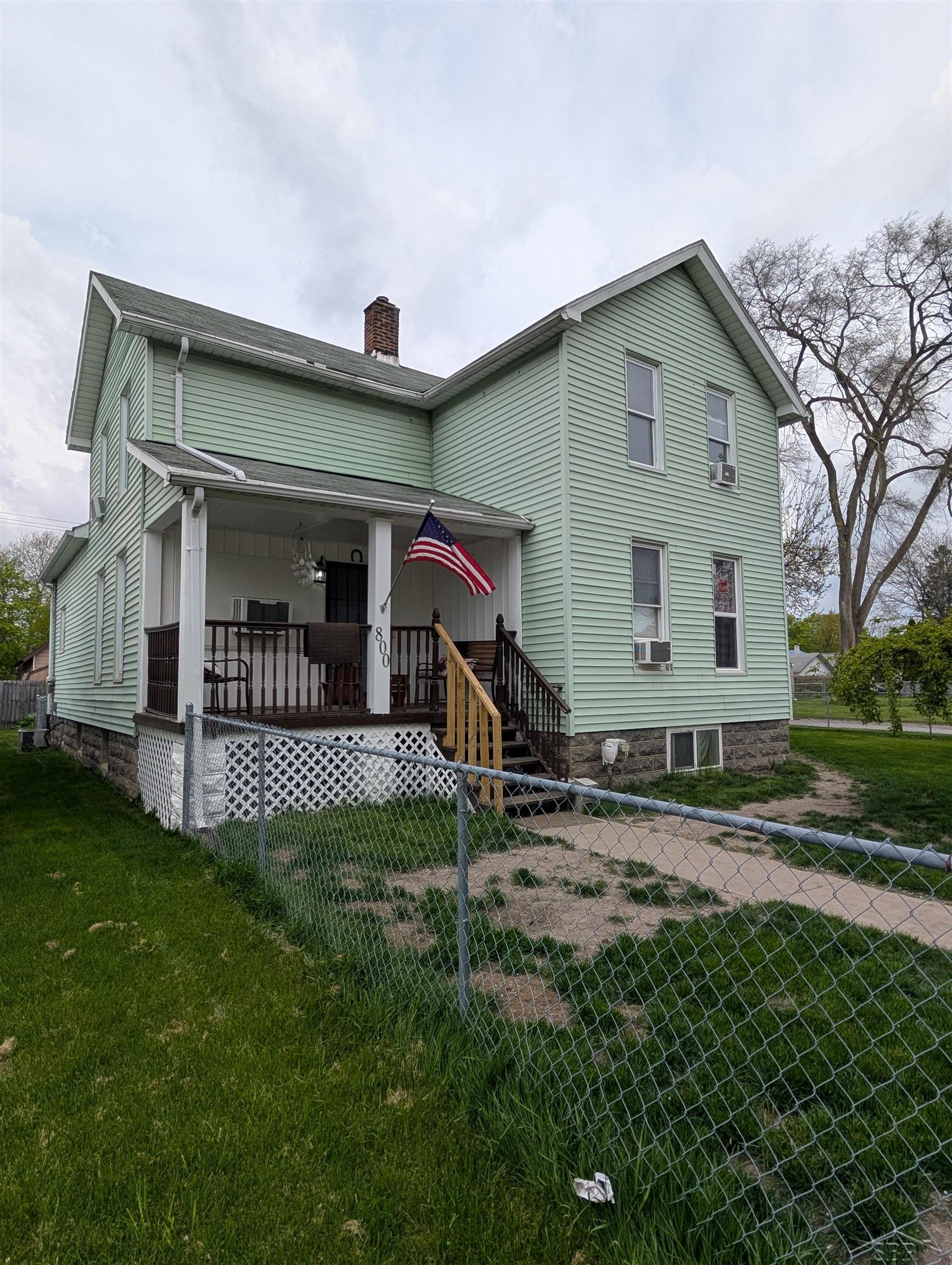800 S Warner Street