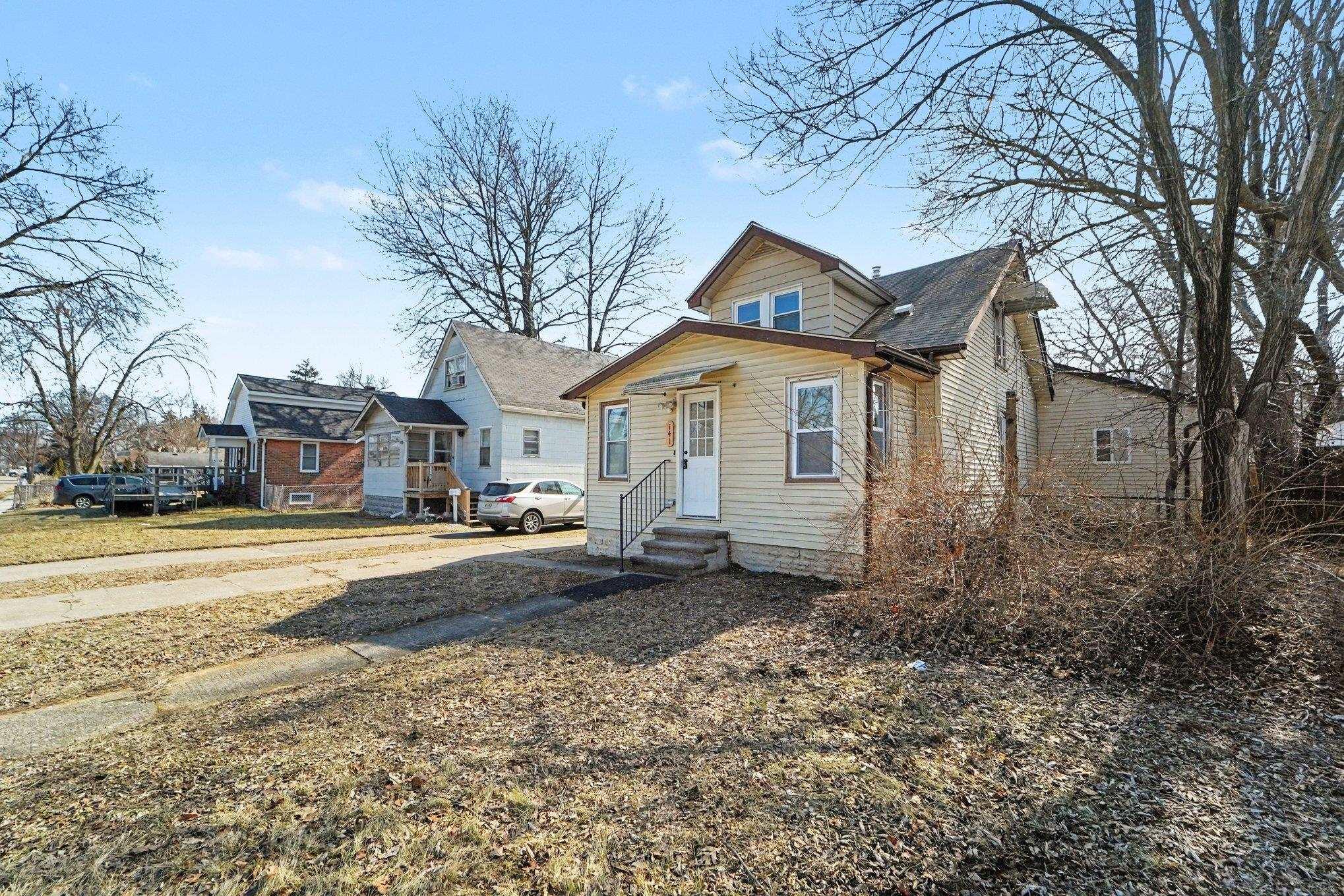 141 W Harry Avenue