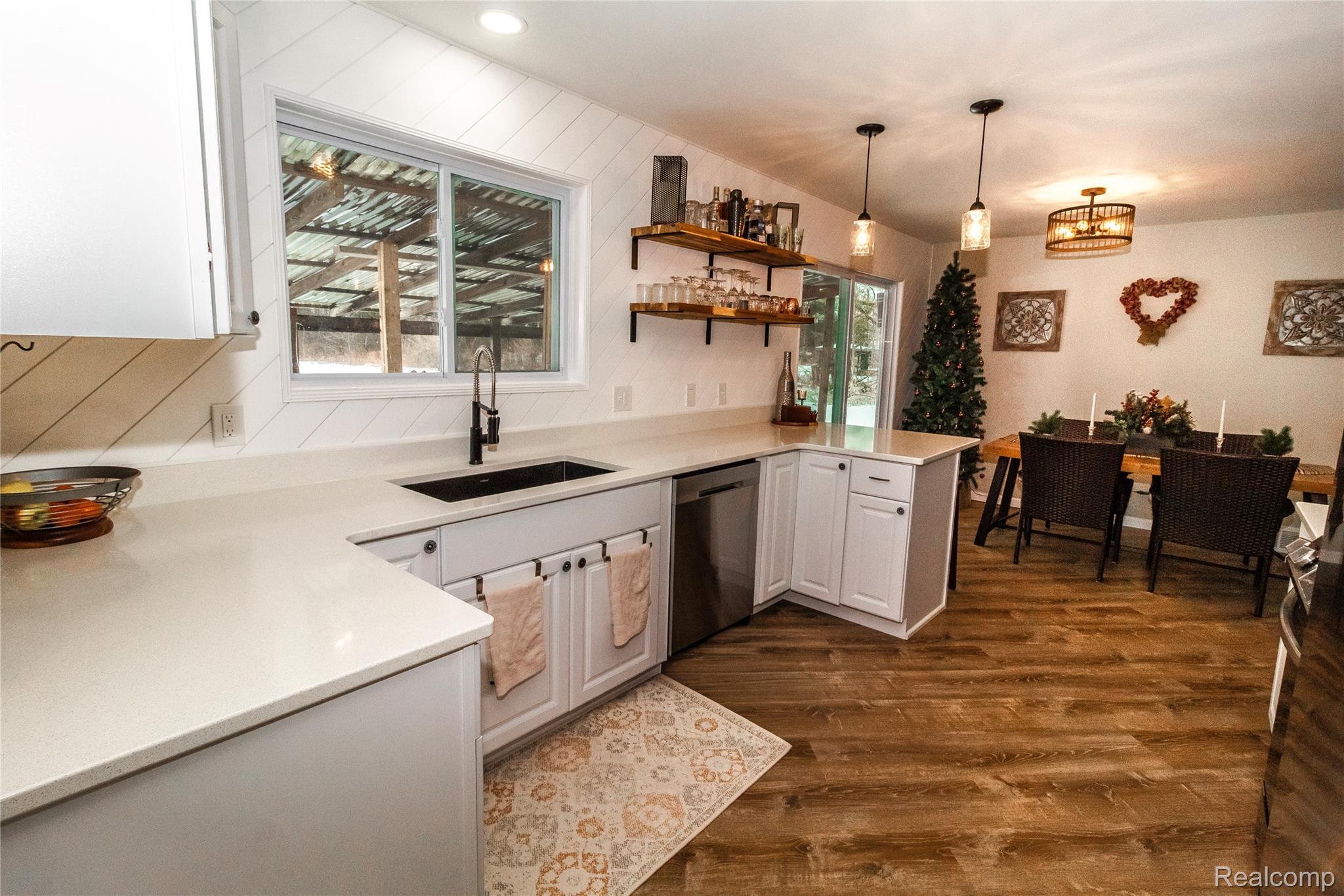 2238 Farnsworth Road