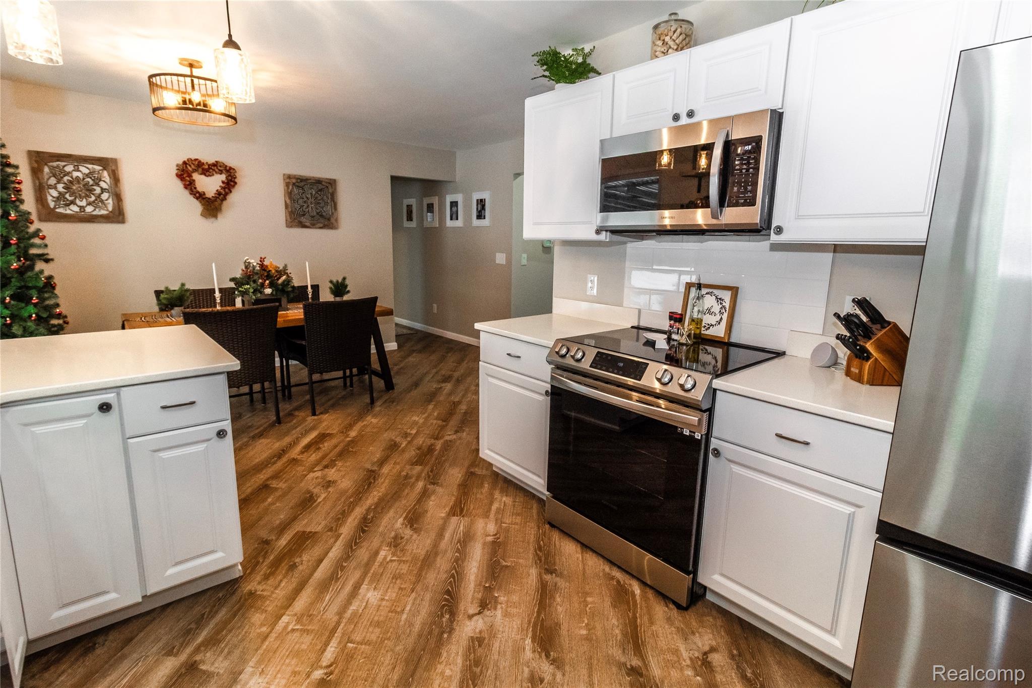 2238 Farnsworth Road